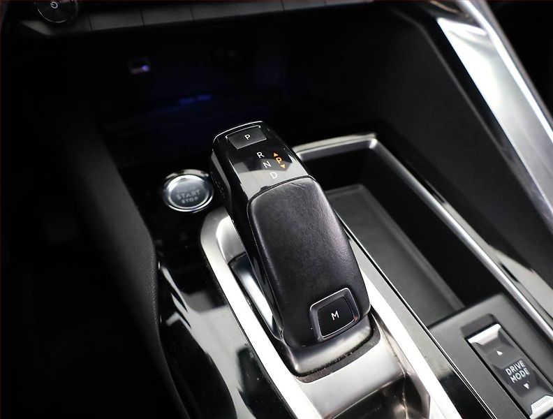 Peugeot 5008 (2021) 1.5 BlueHDi, Automat, 7 míst - fotka 11 z 19