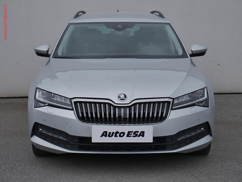Škoda Superb (2020) 2.0 TDi, Ambition, LED, navi - fotka 2 z 23