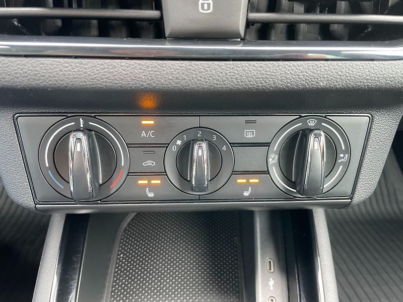 Škoda Scala (2020) 1.6TDi ČR! 1.maj.! Car Play - fotka 15 z 34