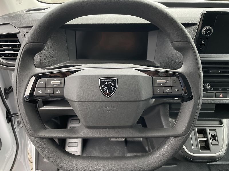 Peugeot Expert (2025) COMBI L2 2.0BHDi 180k EAT8 - fotka 12 z 21