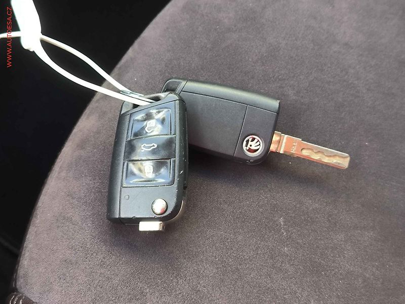 Škoda Octavia (2016) 2.0 TDi, L&K, DSG, STK8/28 - fotka 25 z 25