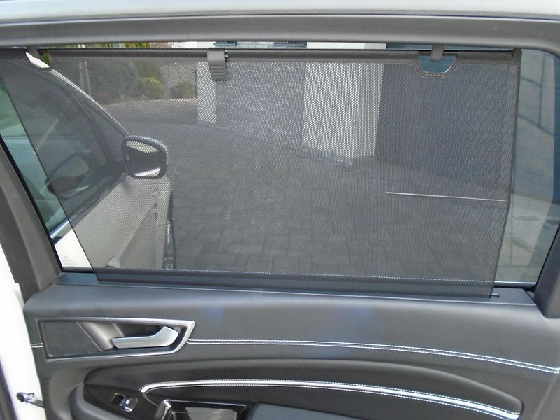 Ford S-MAX 2,0EcoBlue 140kW Vignale 8AT 7 - fotka 32 z 46