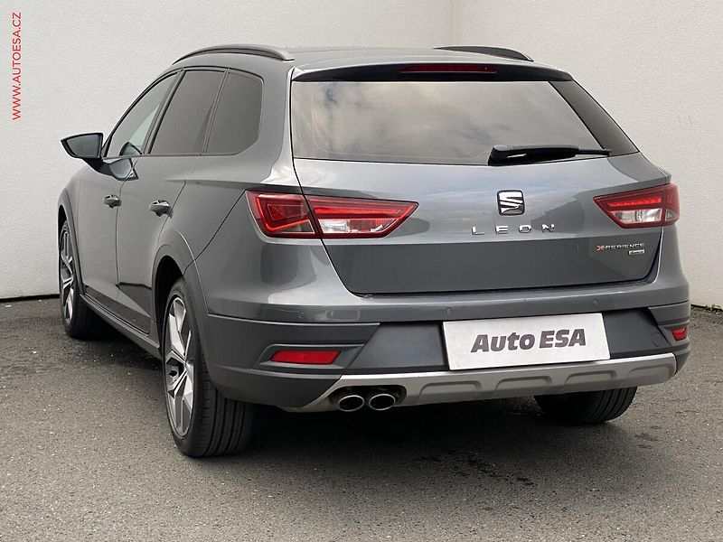 Seat Leon (2015) 2.0 TDi, X-Perience, AT - fotka 6 z 17