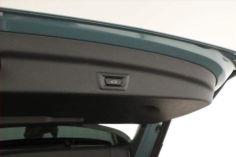 BMW iX (2023) xDrive30, SoH 100% - fotka 26 z 28