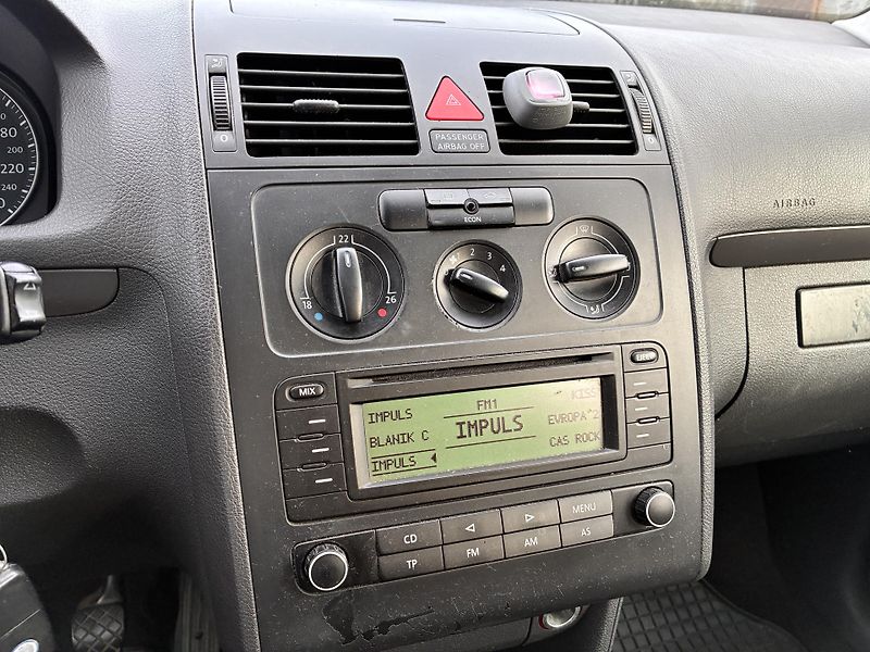 Volkswagen Touran 1.9TDi 74kW  - fotka 18 z 19