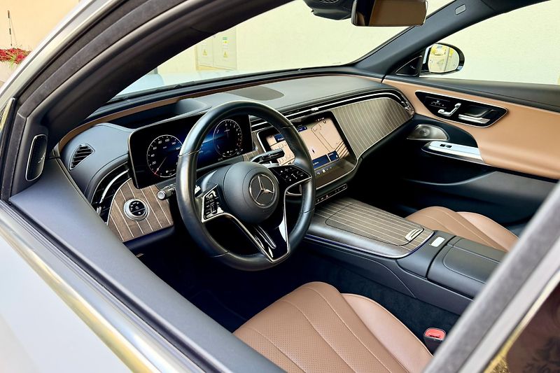 Mercedes-Benz Třídy E (2024) E 300de 4Matic  - fotka 15 z 68