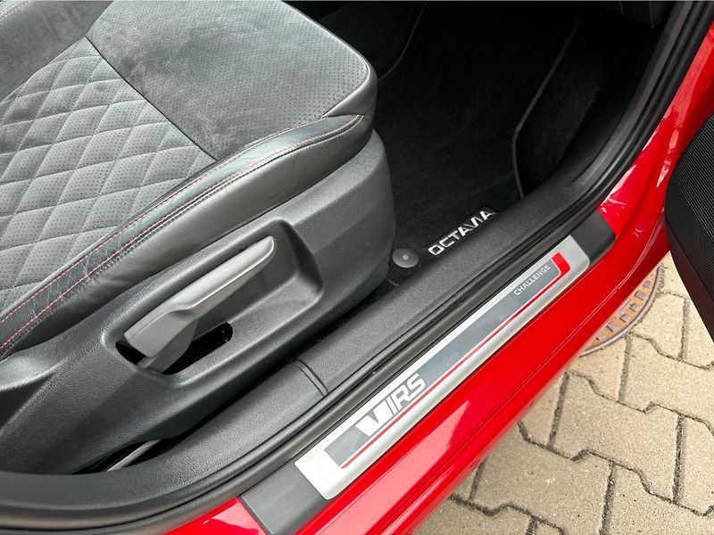 Škoda Octavia RS 2.0FSI 169KW - fotka 14 z 22