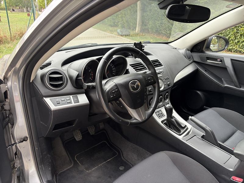 Mazda 3 2.0 Exclusive-Line - fotka 23 z 30