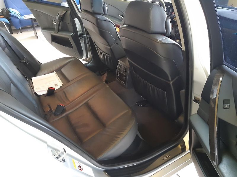 BMW Řada 5 3.0 d XDRIVE 170KW Combi - fotka 20 z 23
