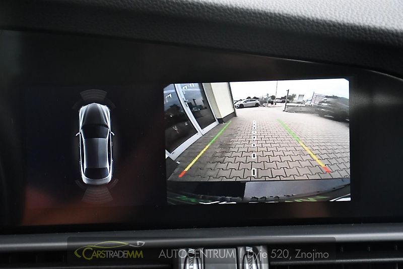 Alfa Romeo Giulia 2.0T 16V 206kW VELOCE AT8 Q4 - fotka 44 z 53