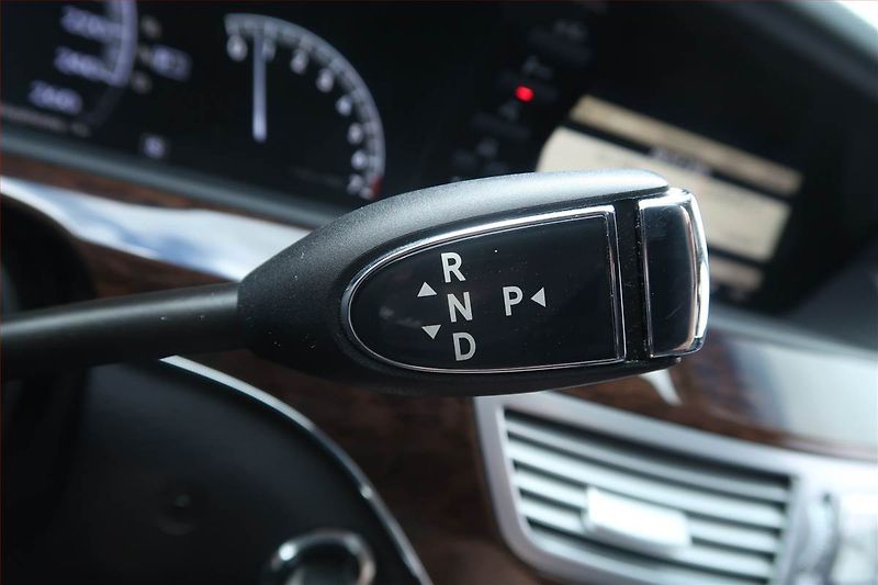 Mercedes-Benz Třídy S (2011) AMG Paket S 350 L, Automat - fotka 13 z 28