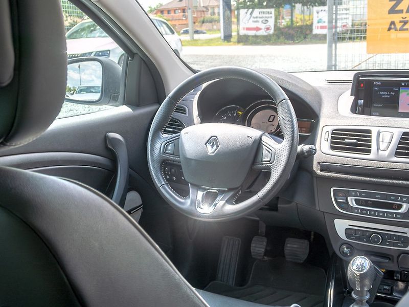 Renault Mégane (2015) 1.2T 97KW – NAVI / BOSE - fotka 15 z 48