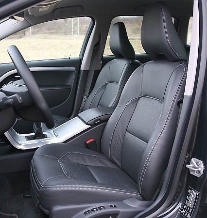 Volvo V70.