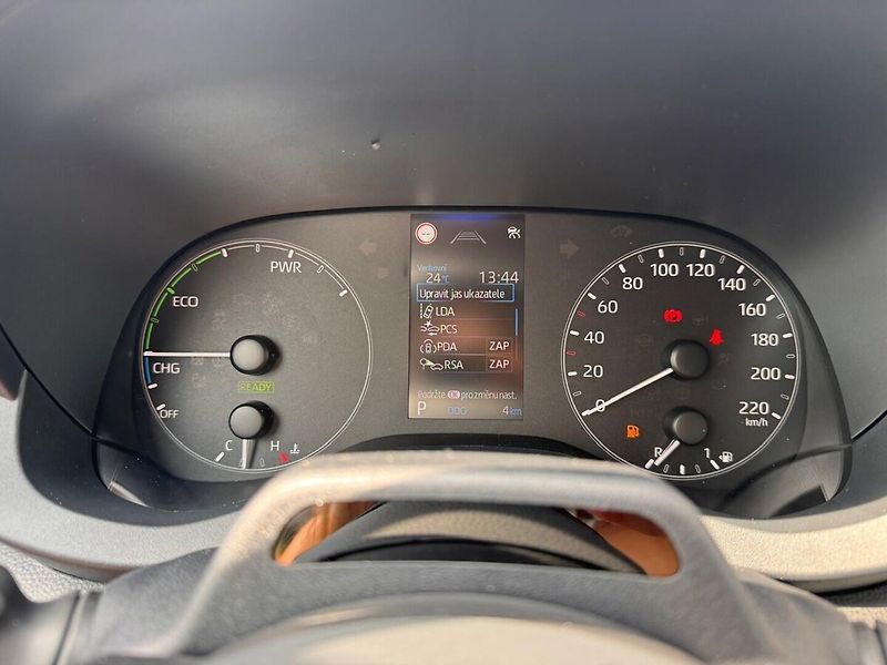 Toyota Yaris 1.5 Comfort - fotka 11 z 13