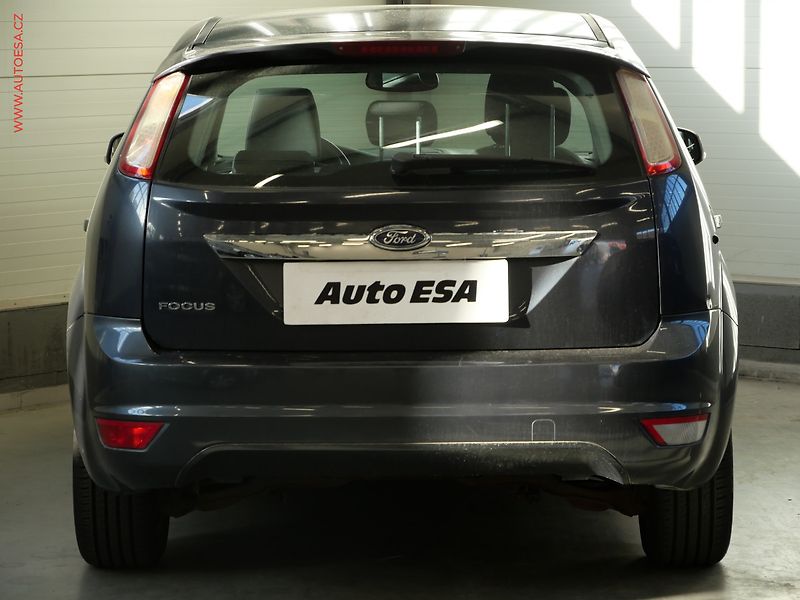 Ford Focus (2009) 2.0i, AC - fotka 5 z 18