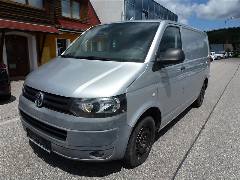 Volkswagen Transporter 2,0 TDI - fotka 2 z 31