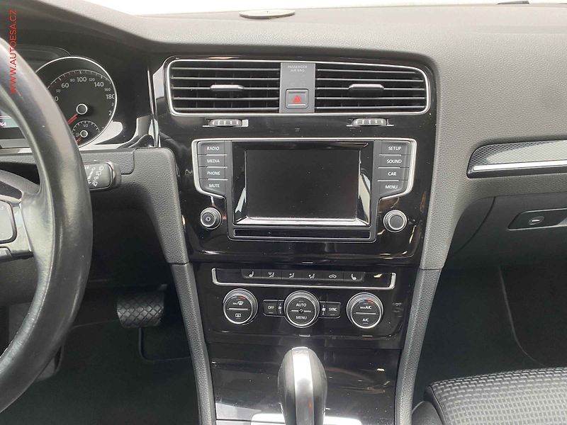 Volkswagen Golf (2014) 1.4 TGi, ČR, Highline, DSG - fotka 12 z 16