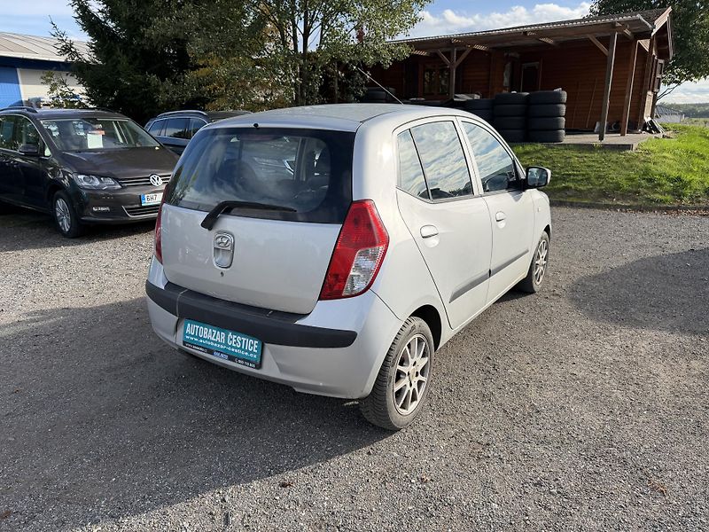 Hyundai i10 1.1i - fotka 6 z 22