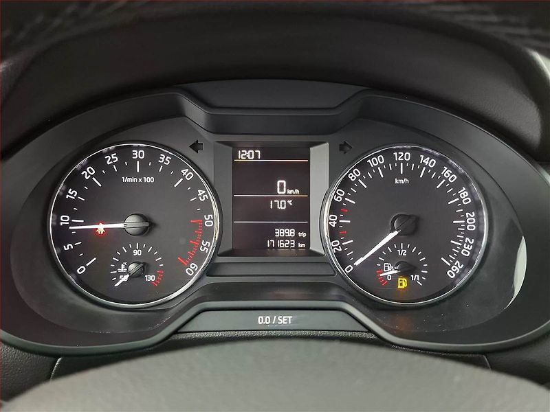 Škoda Octavia (2015) Ambition 2.0 TDI, ČR,1.maj - fotka 11 z 13