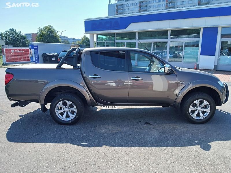 Mitsubishi L200 2,5 DI-D 131kW 4WD - fotka 4 z 28