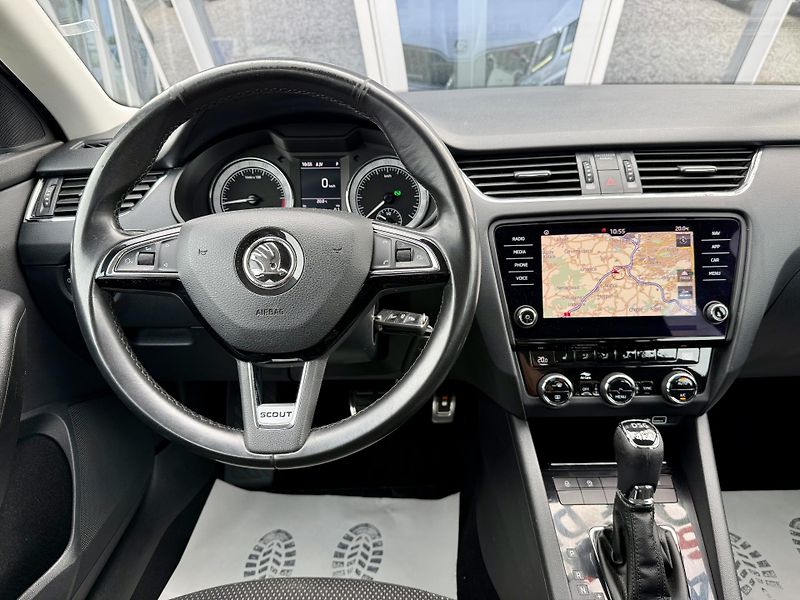 Škoda Octavia Scout 2,0 TDI 4x4 Automat  - fotka 26 z 37
