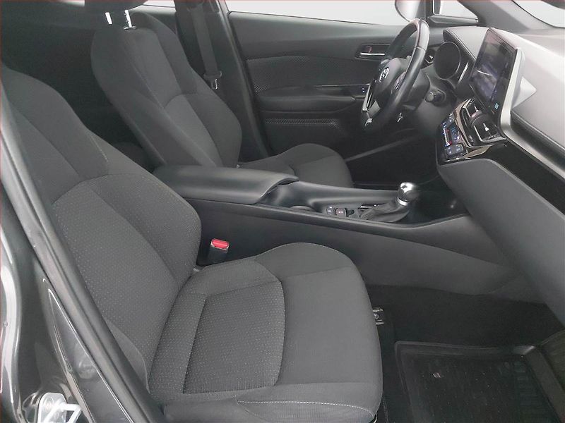 Toyota C-HR (2019) 1.8 Hybrid, Automat - fotka 9 z 21
