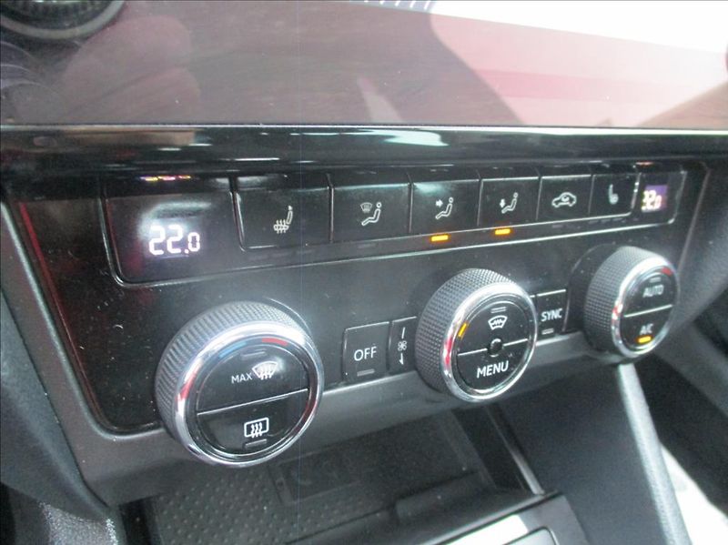 Škoda Octavia 2,0 TDI, Style,DSG,ZAMLUVENO, - fotka 27 z 47