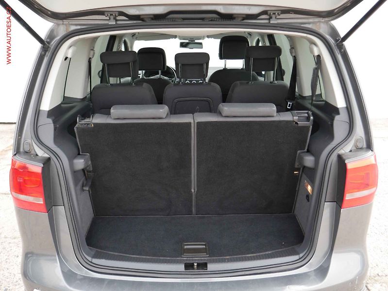 Volkswagen Touran (2015) 2.0TDi 7míst, Bixenon - fotka 7 z 16