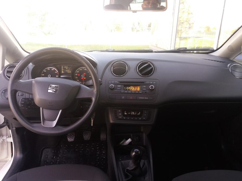 Seat Ibiza 1.2TSi,63kW,ESP,DIG.KLIM, - fotka 8 z 17