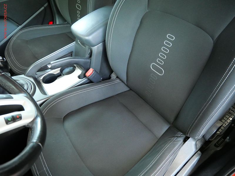 Kia Sportage (2011) 2.0 CRDi 4x4, ČR, AC, TZ - fotka 9 z 22
