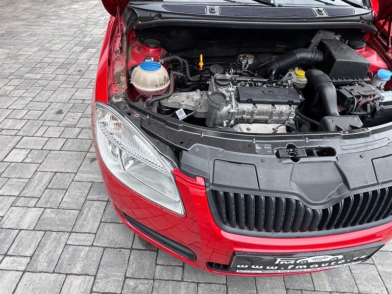 Škoda Roomster (2009) 1.2 HTP - fotka 25 z 28