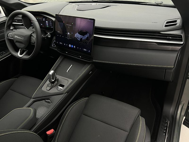 Lynk & Co 01 CORE PHEV AUT CZ 1.maj - fotka 20 z 48