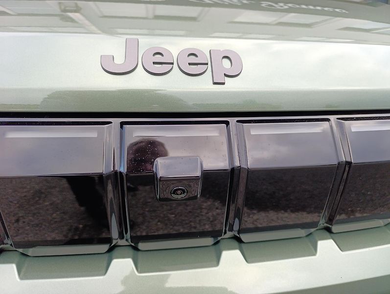 Jeep Avenger (2026) 85th Anniversary 1,2 e-Hybrid - fotka 47 z 47