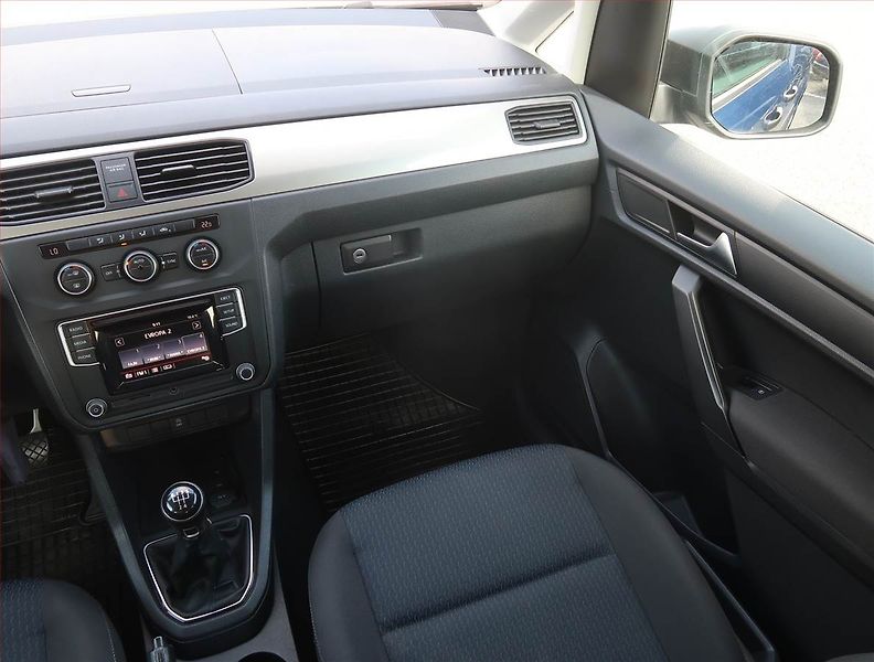 Volkswagen Caddy (2016) 2.0 TDI, 5Míst, ČR - fotka 8 z 18