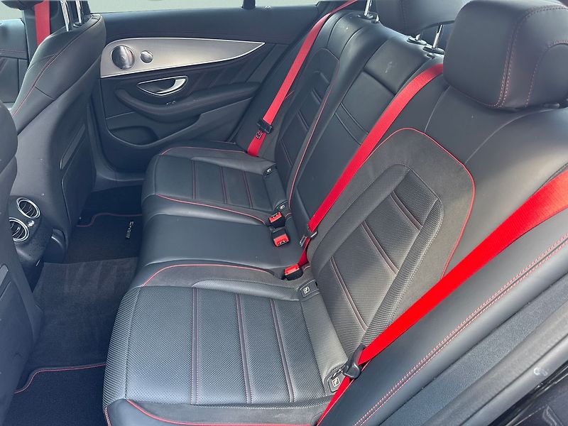 Mercedes-Benz Třídy E E43 AMG 4MATIC - fotka 14 z 21