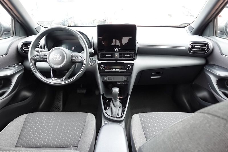 Toyota Yaris Cross 1,5 HEV Style - fotka 16 z 33