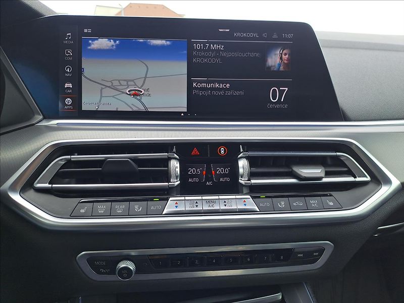 BMW X5 xDrive 30d M-Paket ČR - fotka 21 z 23