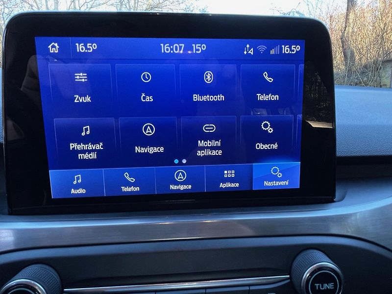 Ford Focus (2021) 1.0 EcoBoost mHEV Titanium - fotka 18 z 36