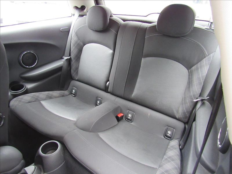 Mini Cooper 1,5 i 100kW - fotka 10 z 34