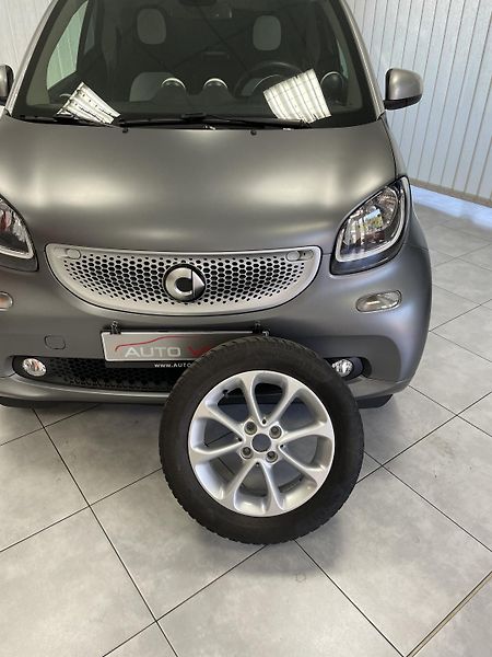 Smart Fortwo 0.9i AUTOMAT ČR 1.MAJ NAVI   - fotka 24 z 25
