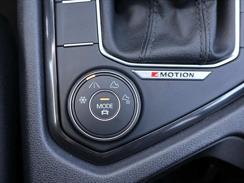 Volkswagen Tiguan Allspace 2,0 TSI 140kW 4motion DPH TZ - fotka 18 z 26