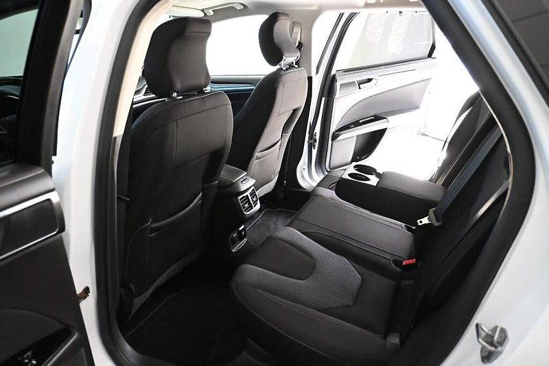 Ford Mondeo (2020) 2.0 140 KW LED ACC SONY Tažné - fotka 9 z 41