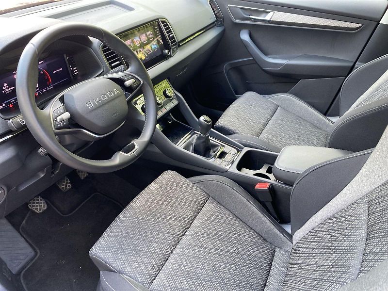 Škoda Karoq (2025) 1.5 TSI Top Selection - fotka 8 z 34