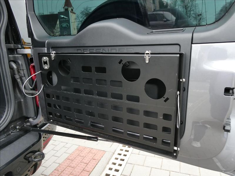 Land Rover Defender 3,0 D250 X-Dyn SE,1.maj,ČR,DPH - fotka 33 z 36
