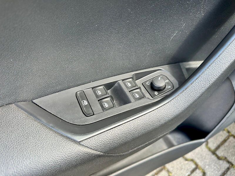 Škoda Karoq (2023) 2.0 TDI 85kW Ambition DSG - fotka 9 z 26