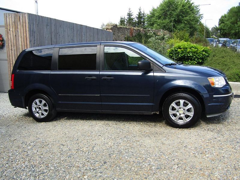 Chrysler Voyager (2007) 3.3 V6 128kW LPG 90L - fotka 2 z 35