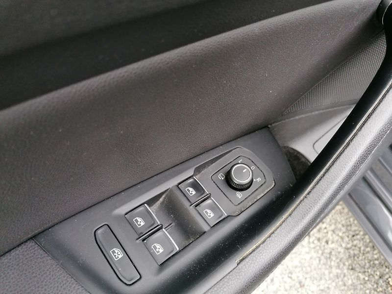 Volkswagen Passat (2016) 2.0 TDi DSG Highline,LED - fotka 20 z 27