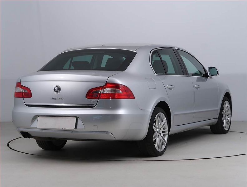 Škoda Superb (2011) 1.4 TSI, Serv.kniha, Xenony - fotka 5 z 16