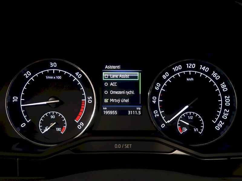 Škoda Superb (2019) STYLE 2.0TDI 140KW 4x4 DSG WEB - fotka 19 z 42