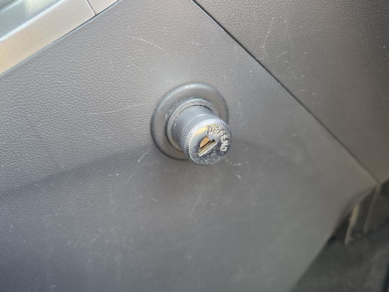 Suzuki Splash 1.2i 63kW KLIMA*REZERVACE* - fotka 41 z 46